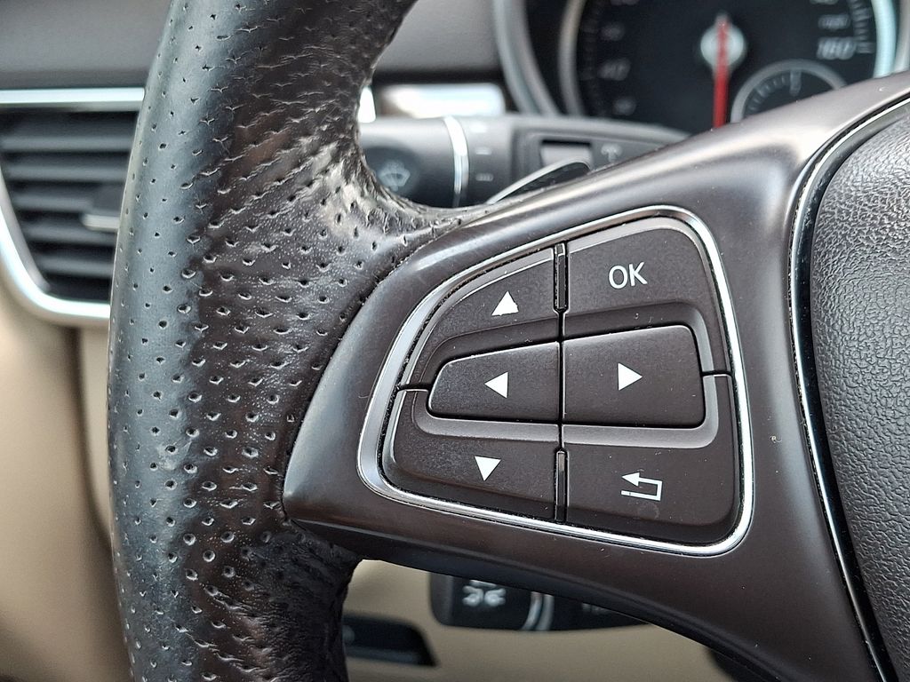 Thumbnail: 2016 Mercedes-Benz GLE - 22