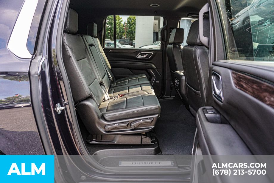 2024 Chevrolet Suburban LT photo 21