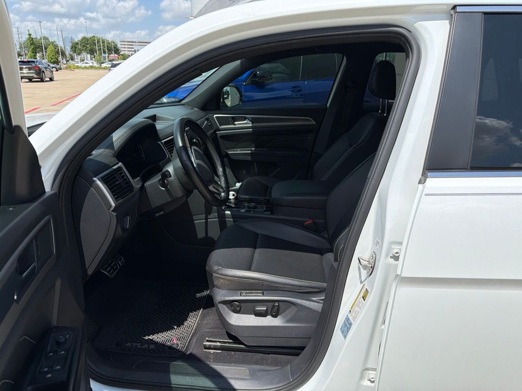 2020 Volkswagen Atlas Cross Sport 3.6L V6 SEL R-Line White at DeMontrond Auto Country