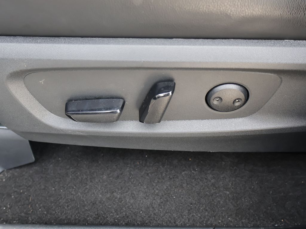 Used 2024 White Nissan SL image 34