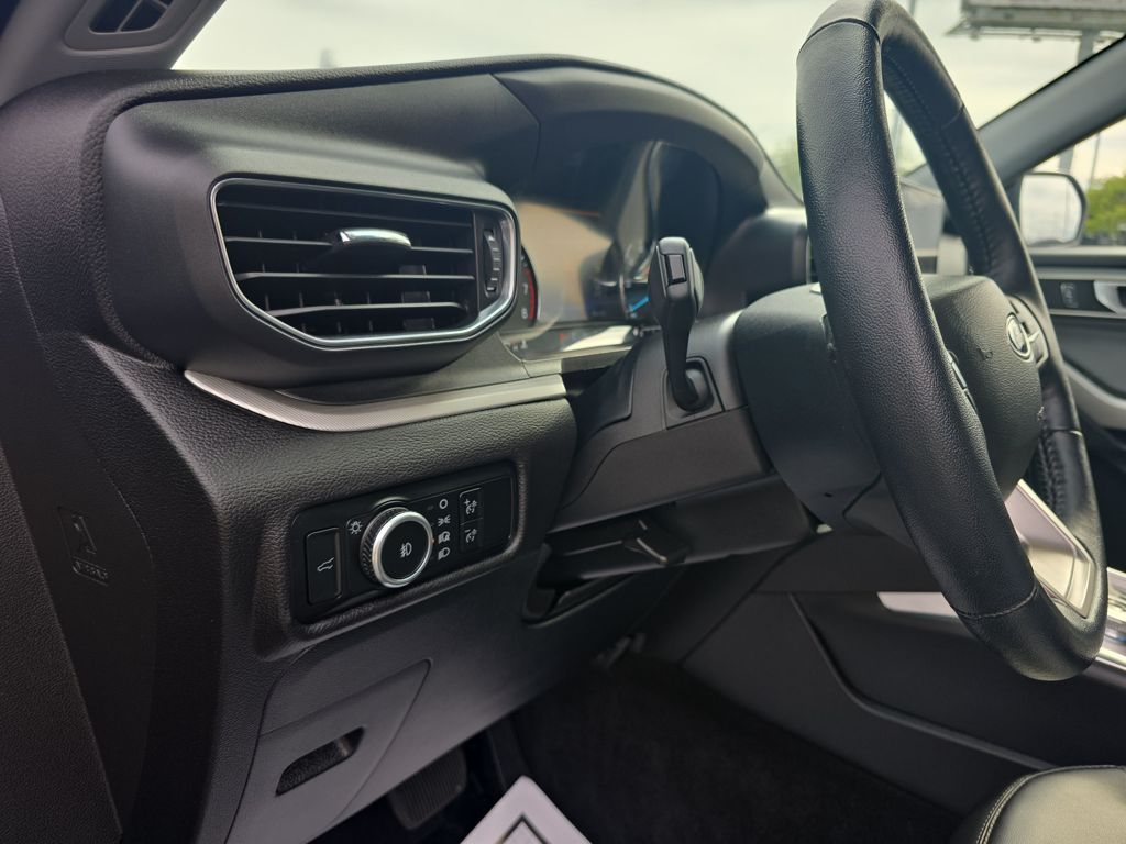 Certified Used 2023 Gray Ford XLT image 20