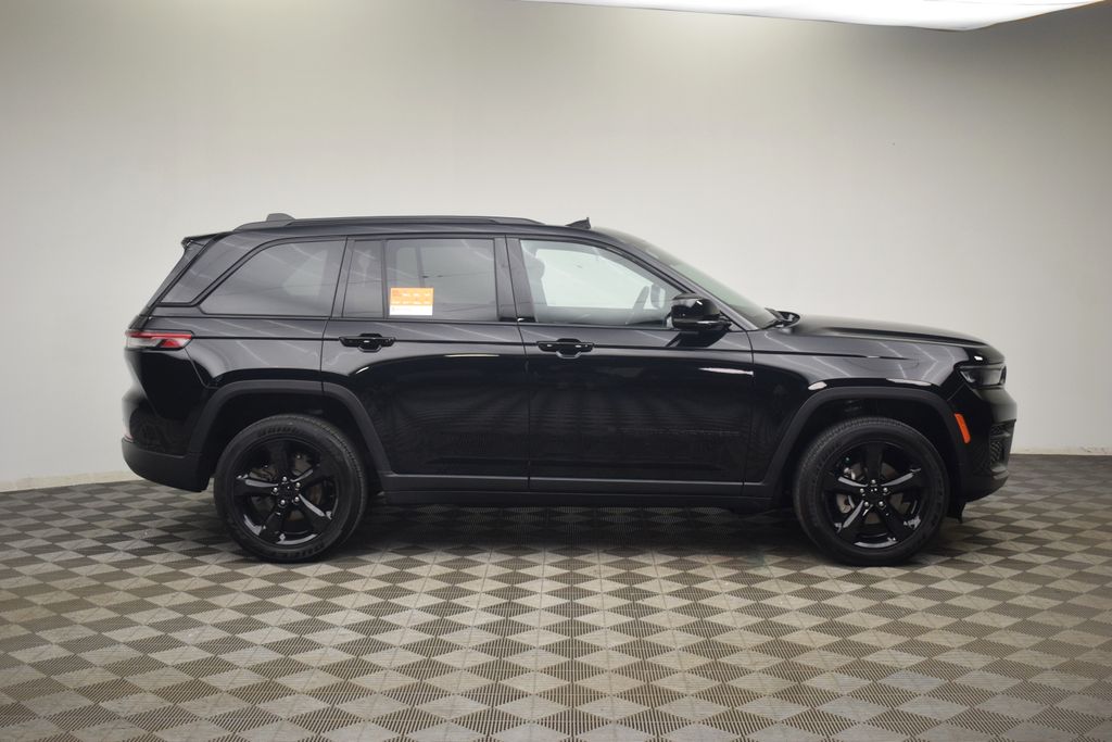 used 2024 Jeep Grand Cherokee car, priced at $32,000