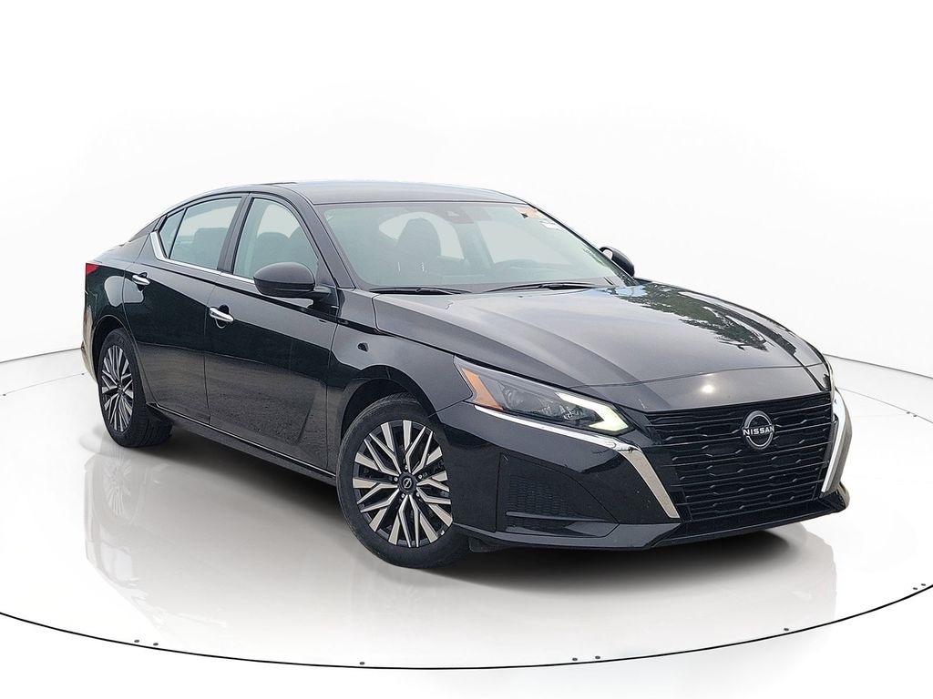 Super Black Clearcoat 2025 Nissan Altima Sedan Front-Wheel Drive Continuously Variable Transmission