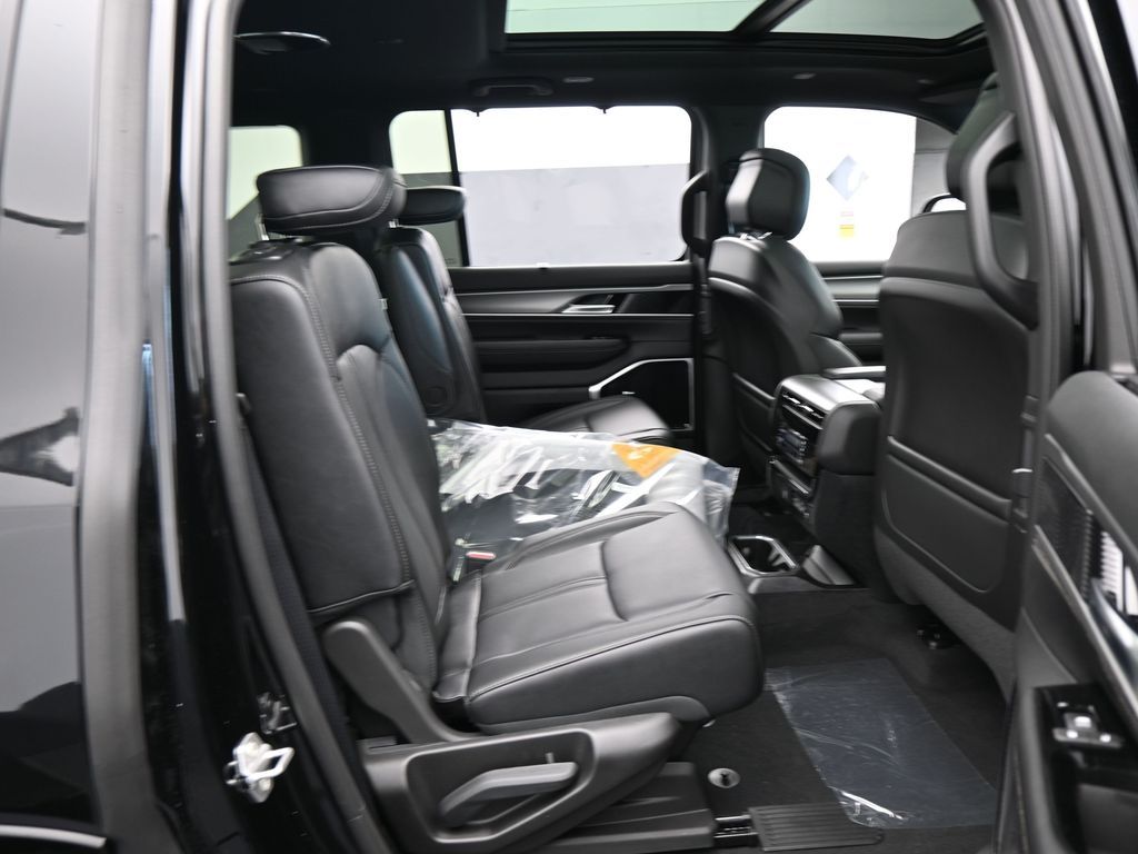 New 2026 High Gloss Black Jeep Limited image 37
