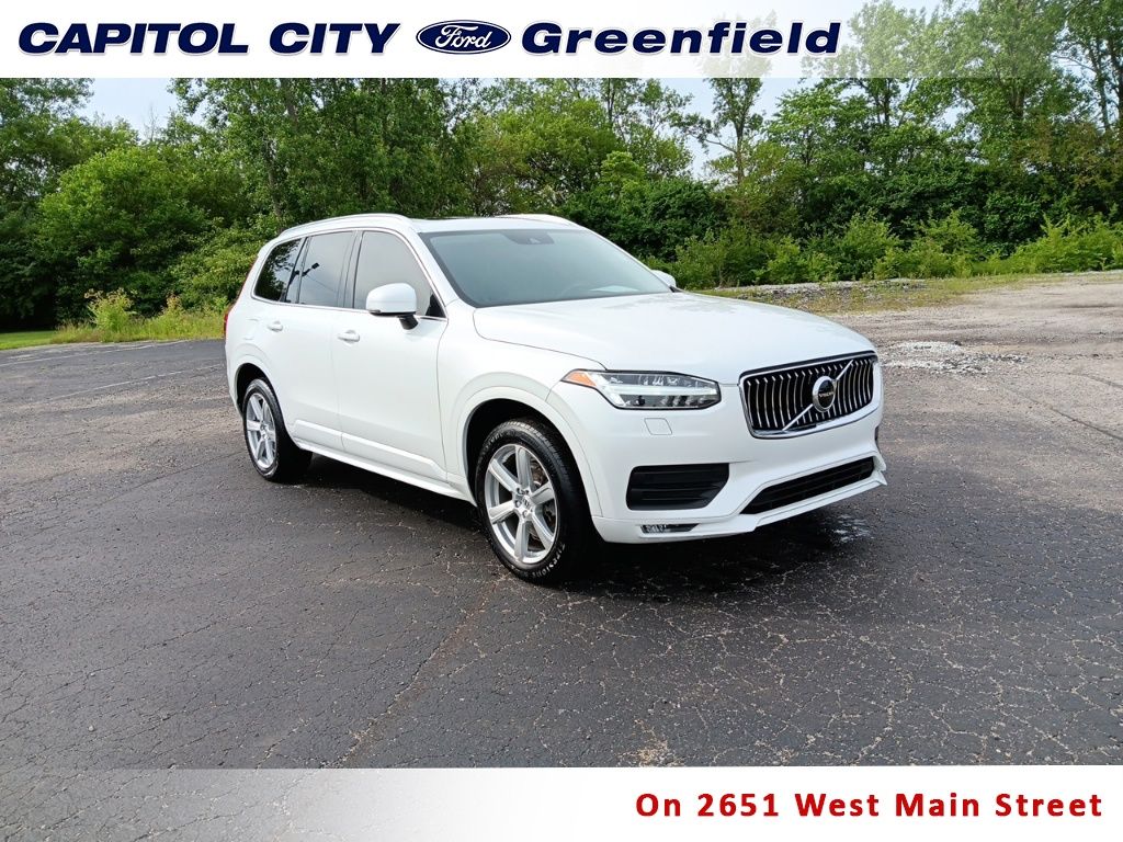 2022 Volvo XC90 T5 Momentum AWD
