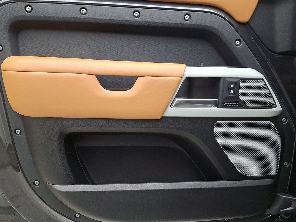 Thumbnail: 2023 Land Rover Defender - 13