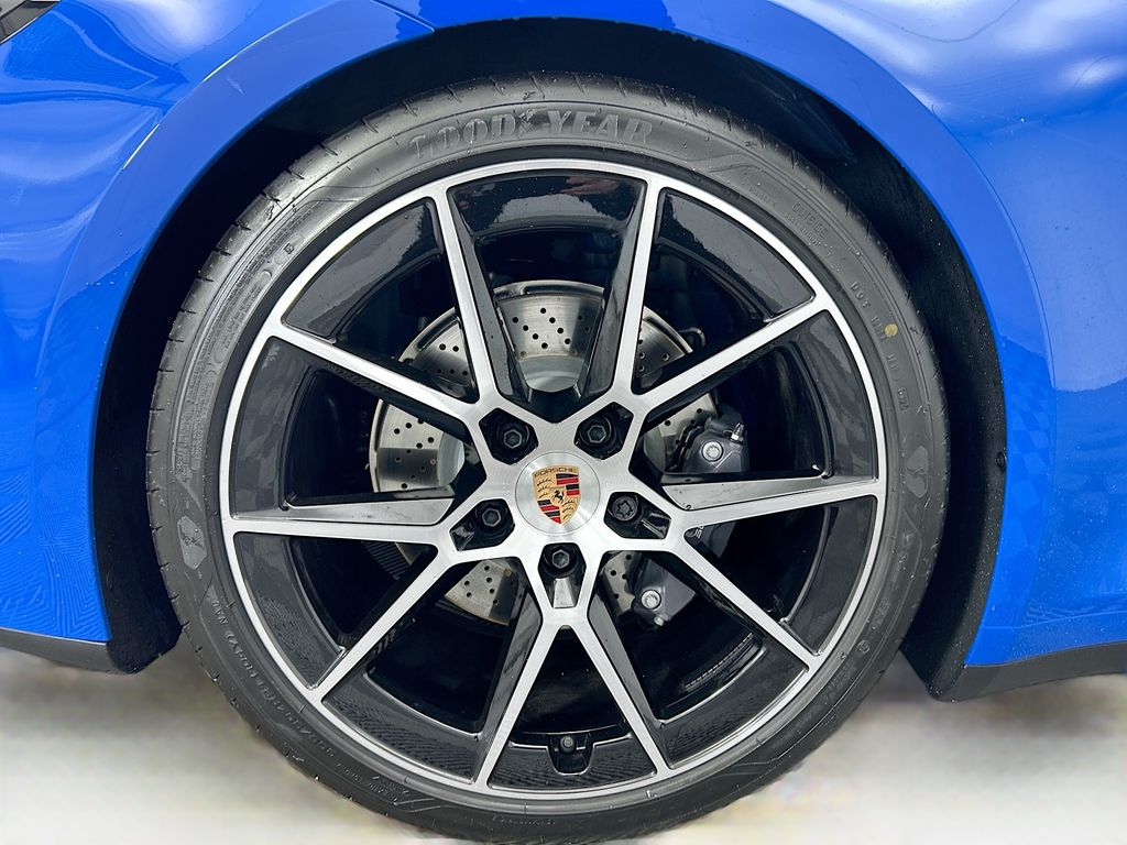 Thumbnail: 2025 Porsche 911 - 30