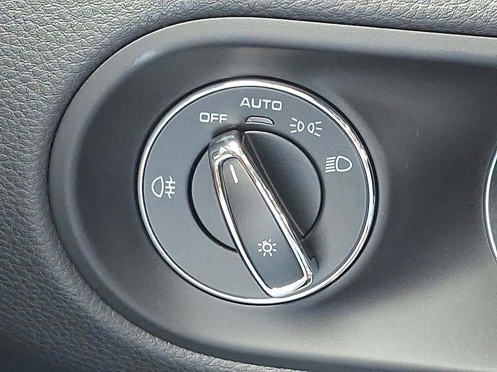 Thumbnail: 2025 Porsche Macan - 26