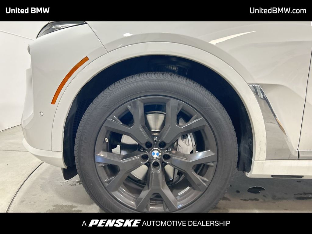 Thumbnail: 2023 BMW X7 - 10