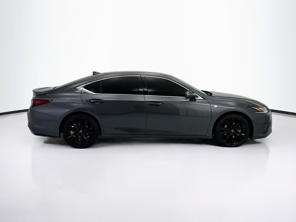 Thumbnail: 2022 Lexus ES - 4