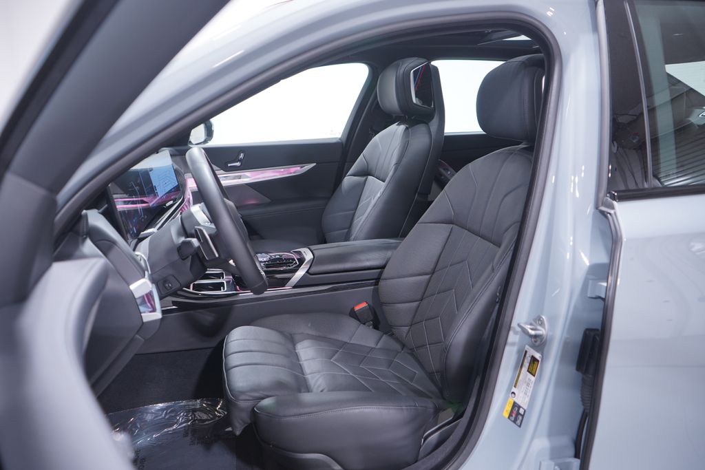 Thumbnail: 2025 BMW i7 - 7