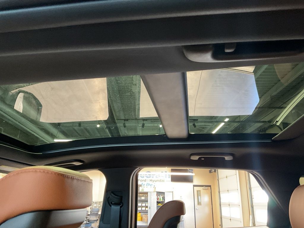 New 2026 White Kia X-Line image 8