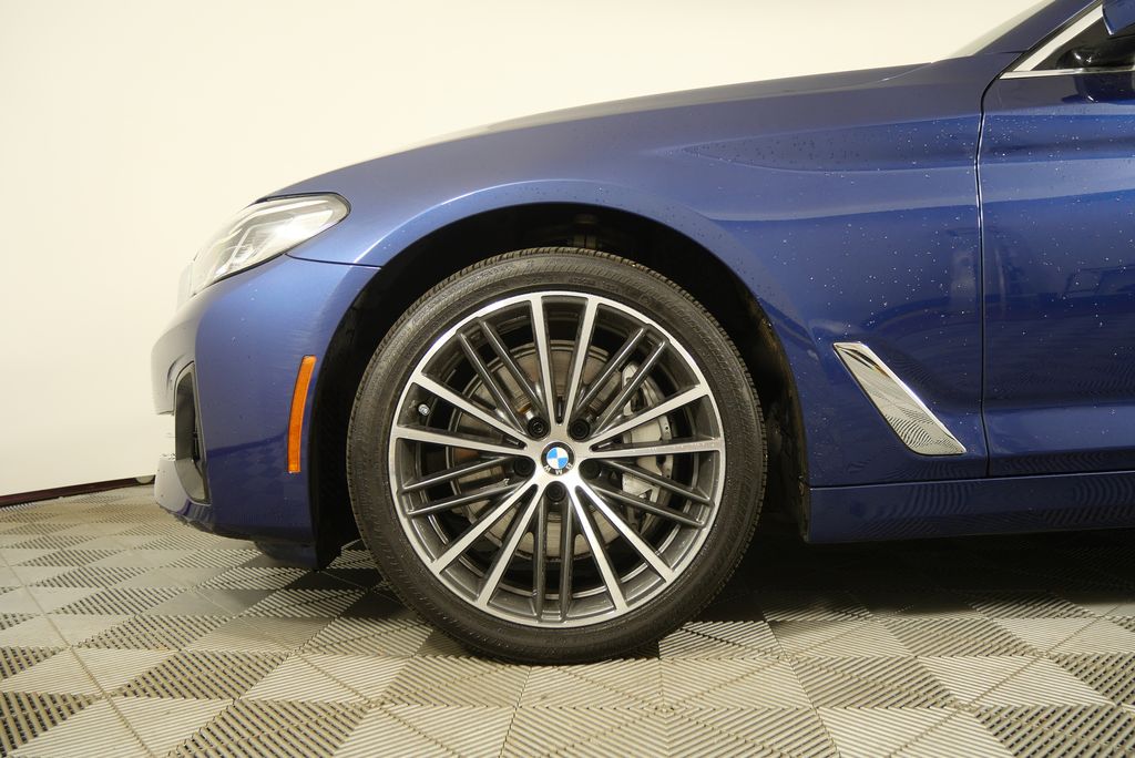 Thumbnail: 2023 BMW 5 Series - 7