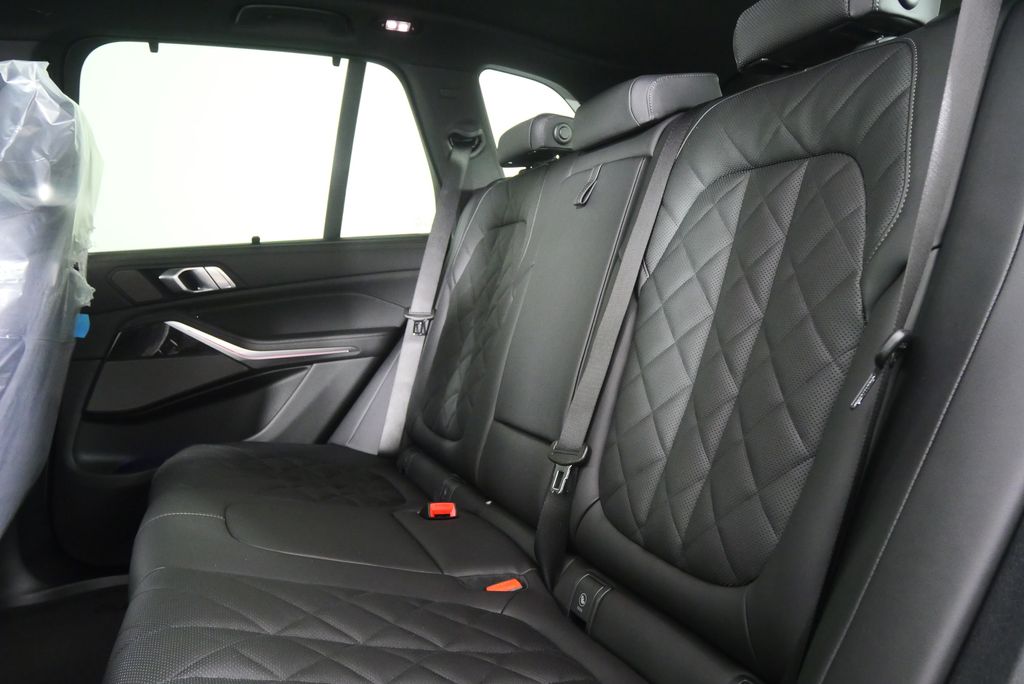 Thumbnail: 2026 BMW X5 - 16