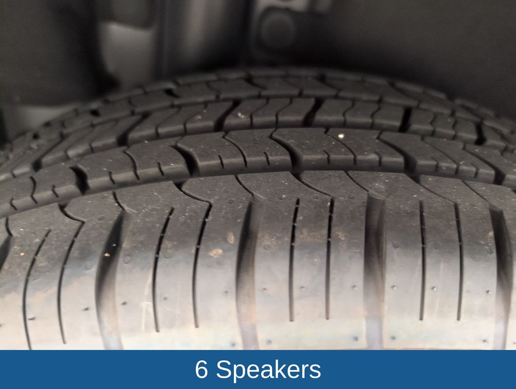 Certified Used 2022 Gray Ford SE image 18