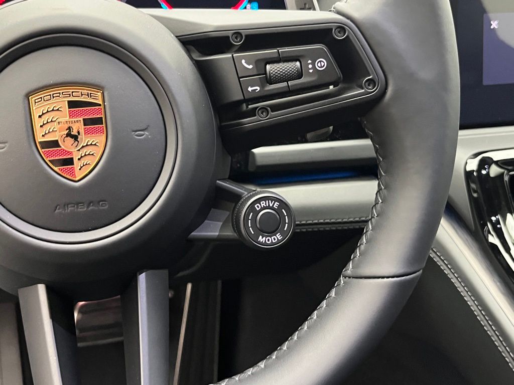 Thumbnail: 2026 Porsche Panamera - 15
