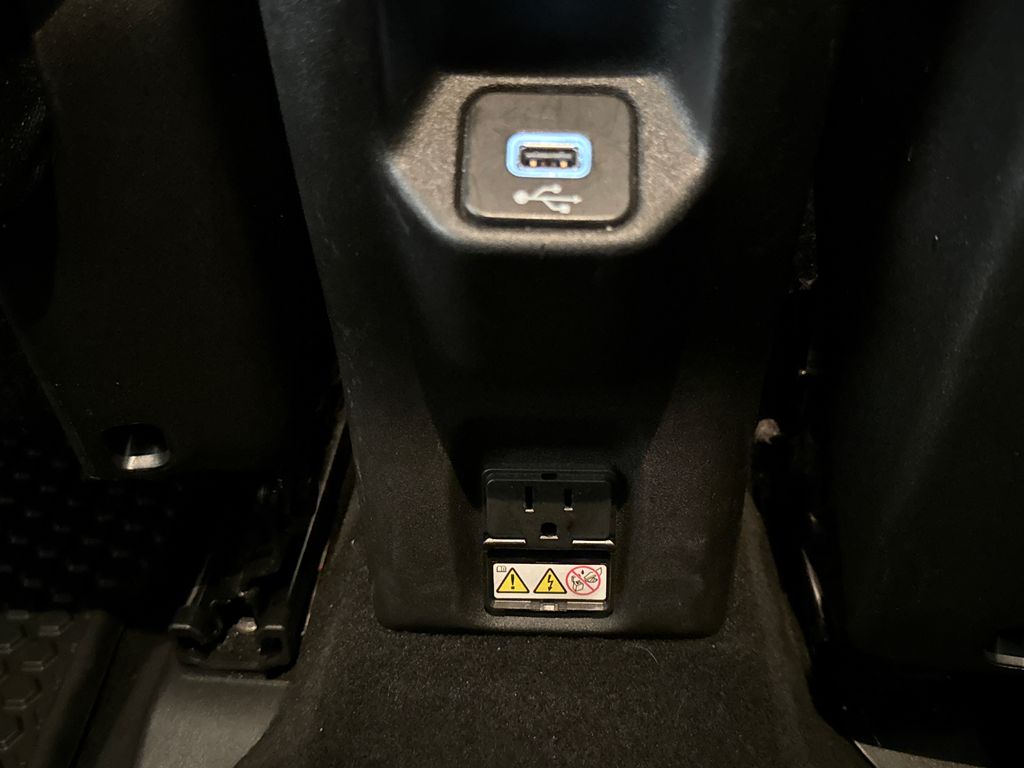 Certified Used 2022 Gray Jeep Latitude image 28