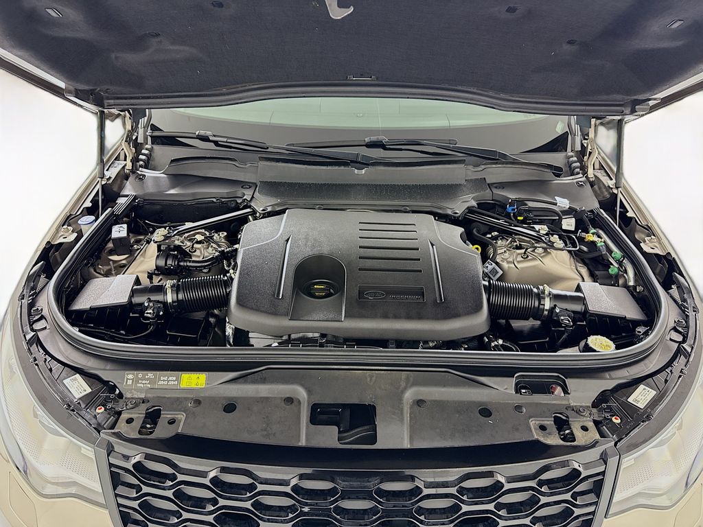 Thumbnail: 2025 Land Rover Discovery - 30