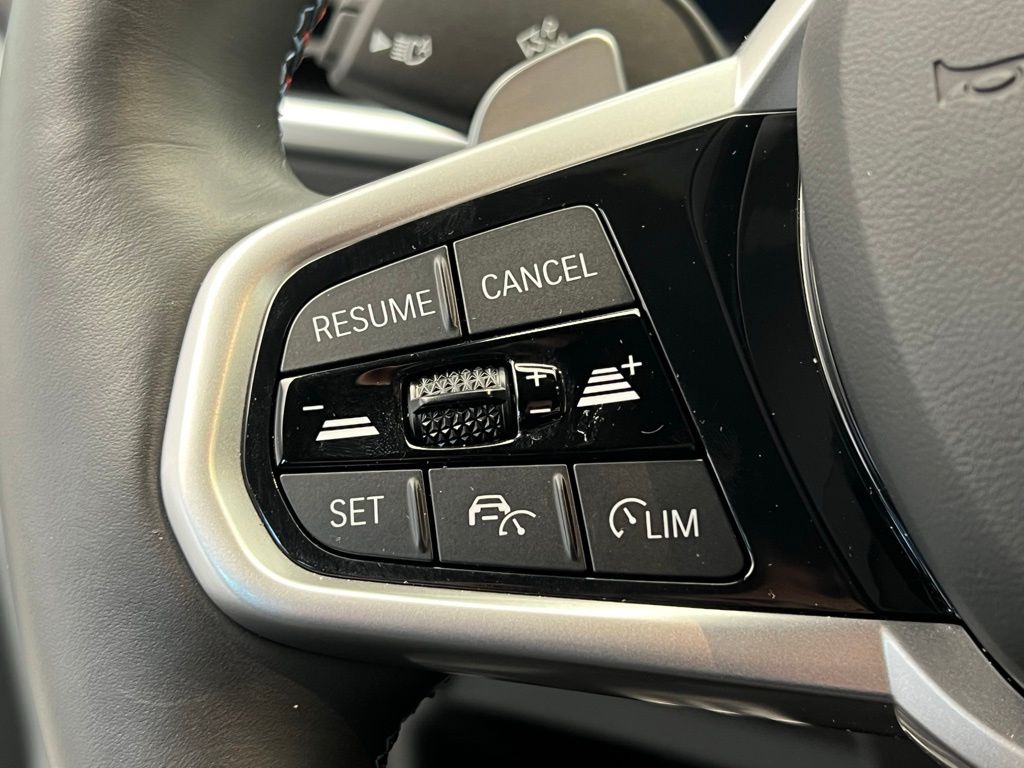 Thumbnail: 2025 BMW 3 Series - 19