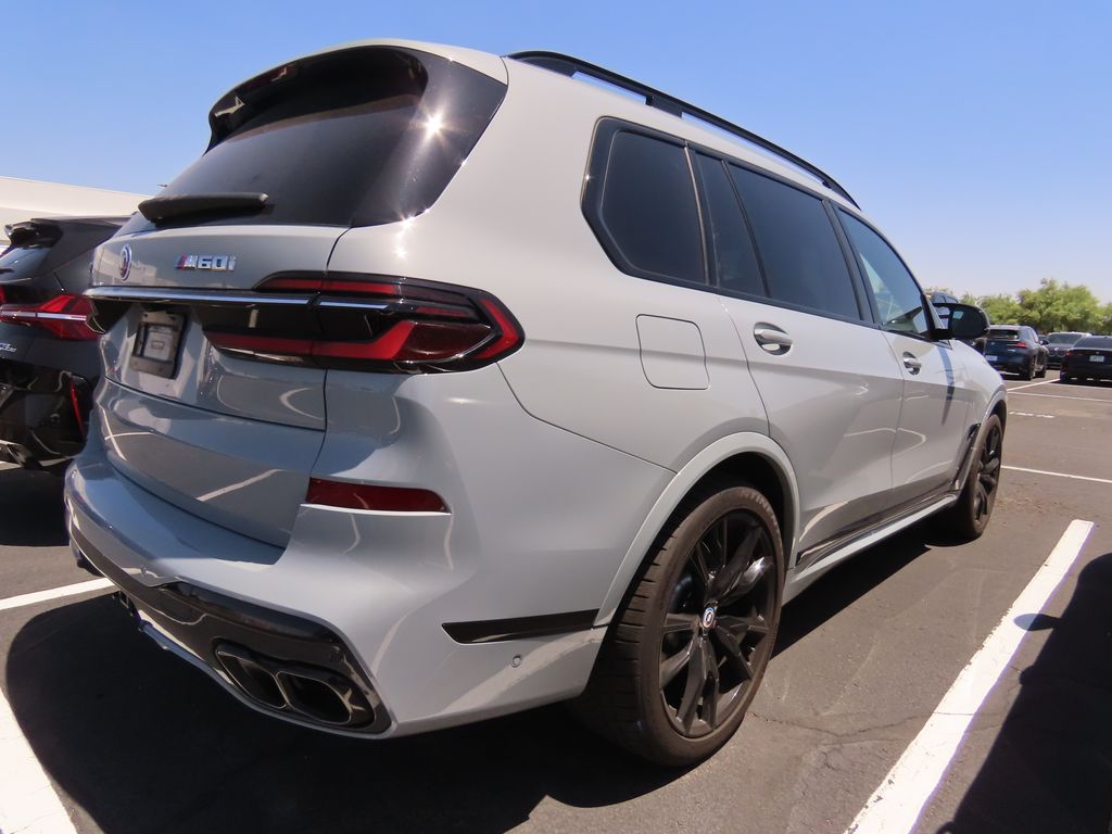 Thumbnail: 2023 BMW X7 - 3