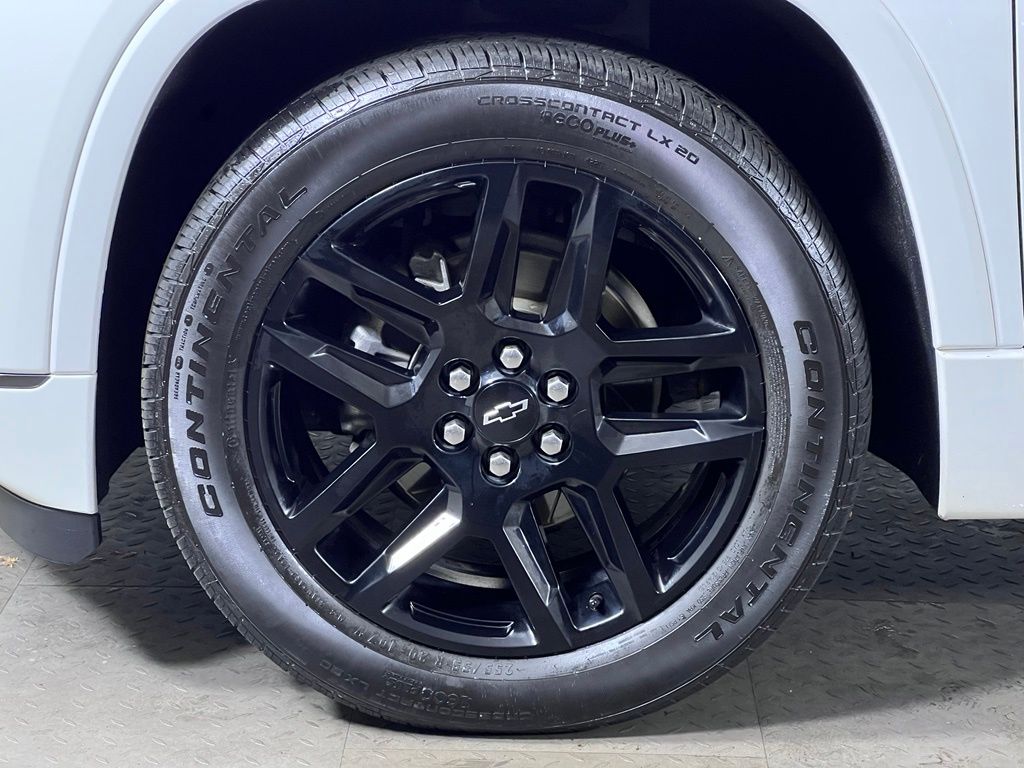 Used 2020 White Chevrolet Premier image 11