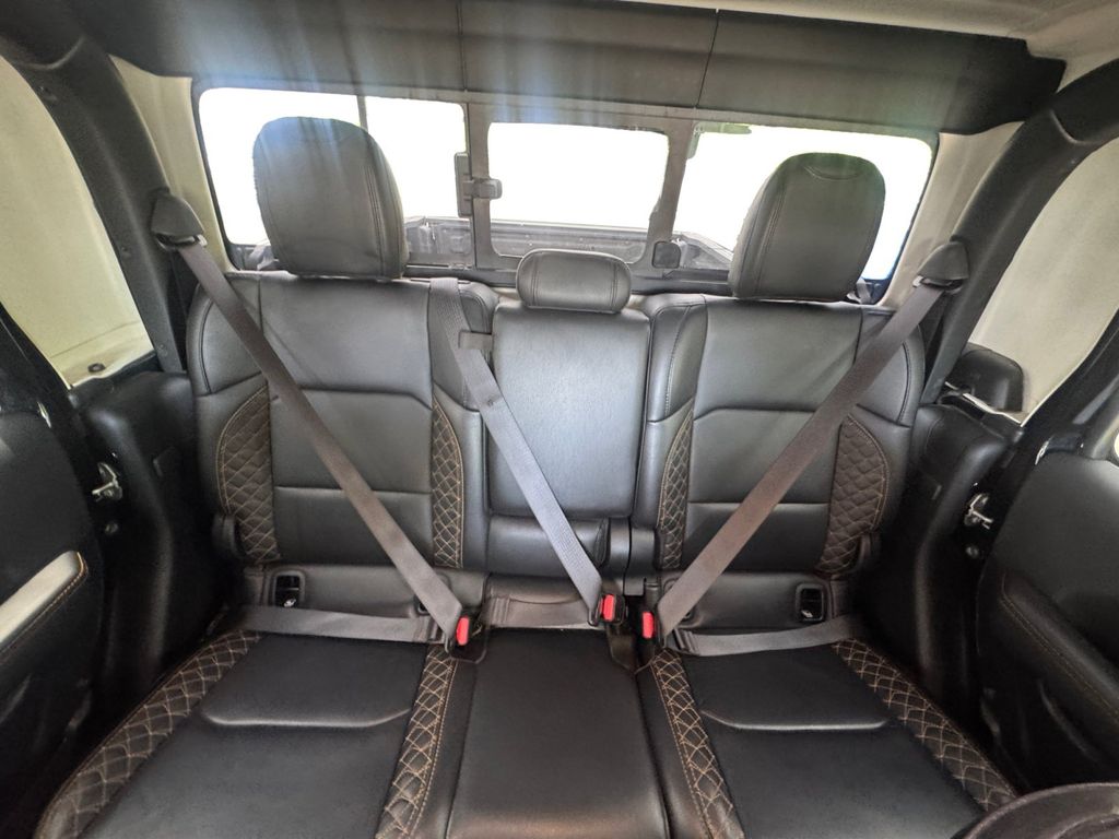 Used Car 2023 Jeep Gladiator  Overland For Sale Under $35,000 In Round Rock, Texas