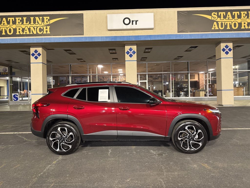 2025 Chevrolet Trax RS with 2RS FWD