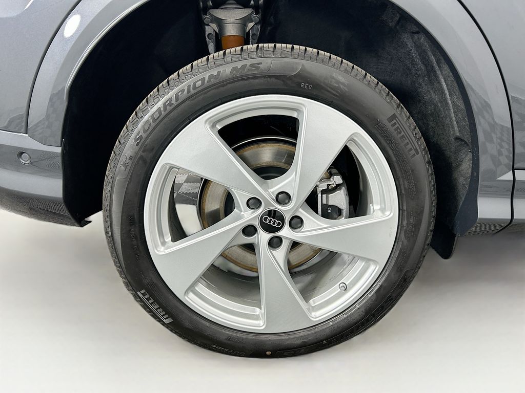 Thumbnail: 2025 Audi Q5 - 32