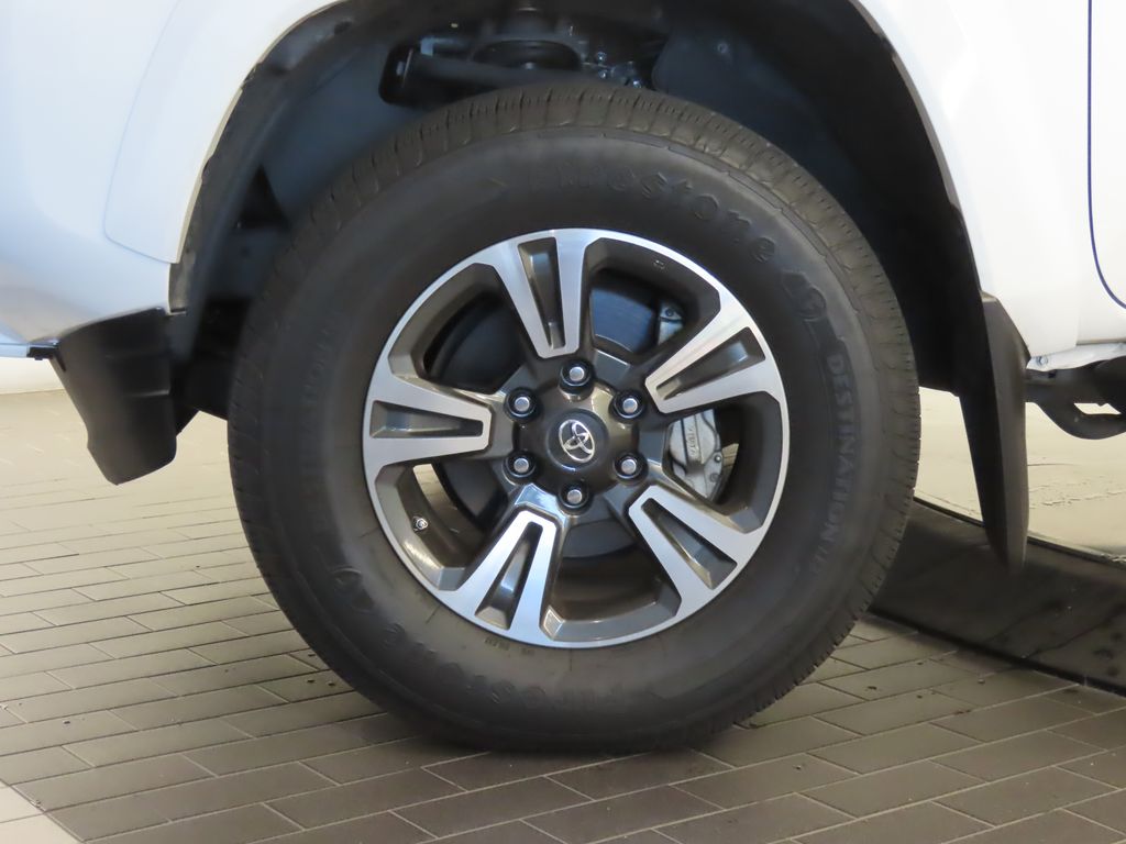 Thumbnail: 2018 Toyota Tacoma - 11