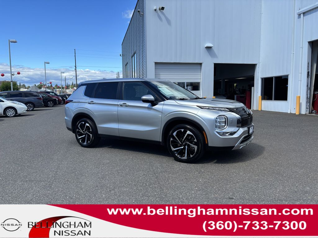 Silver 2024 Mitsubishi Outlander SE S-AWC SUV / Crossover All-Wheel Drive Continuously Variable Transmission