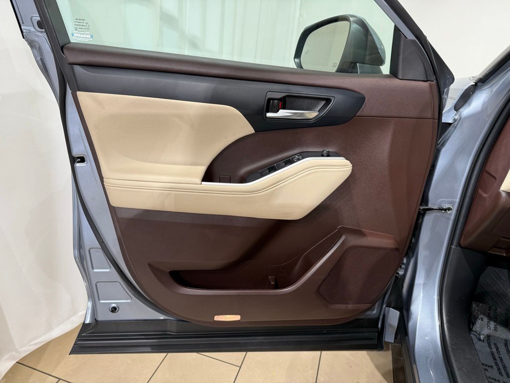 2022 Toyota Highlander XLE 15