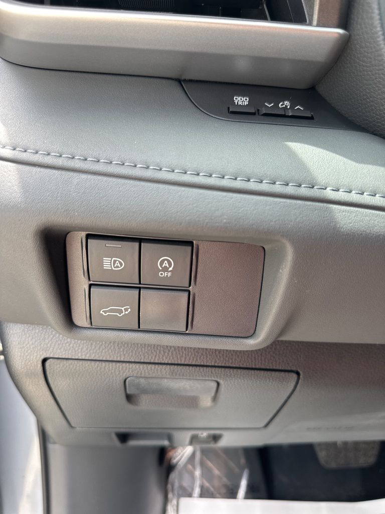 2023 Celestial Silver Metallic Toyota Highlander LE FWD SUV