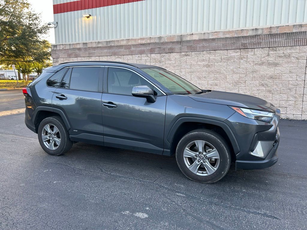 2023 Toyota RAV4 LE 7