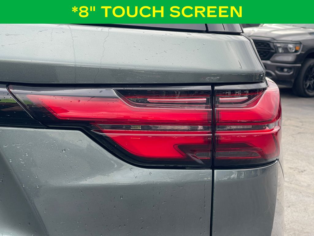 used 2023 Chevrolet Traverse car, priced at $31,500