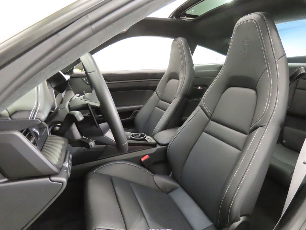 Thumbnail: 2025 Porsche 911 - 5