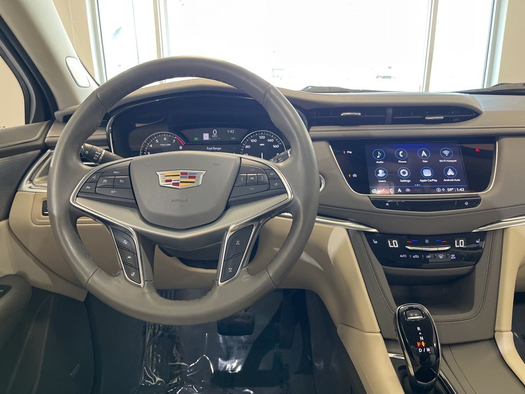 used 2023 Cadillac XT5 car, priced at $34,700