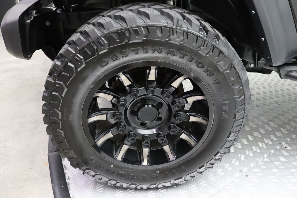 Thumbnail: 2023 Jeep Gladiator - 4