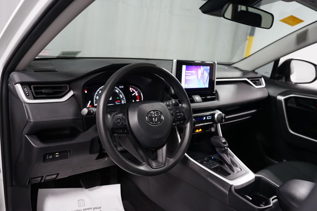 Thumbnail: 2024 Toyota RAV4 - 11