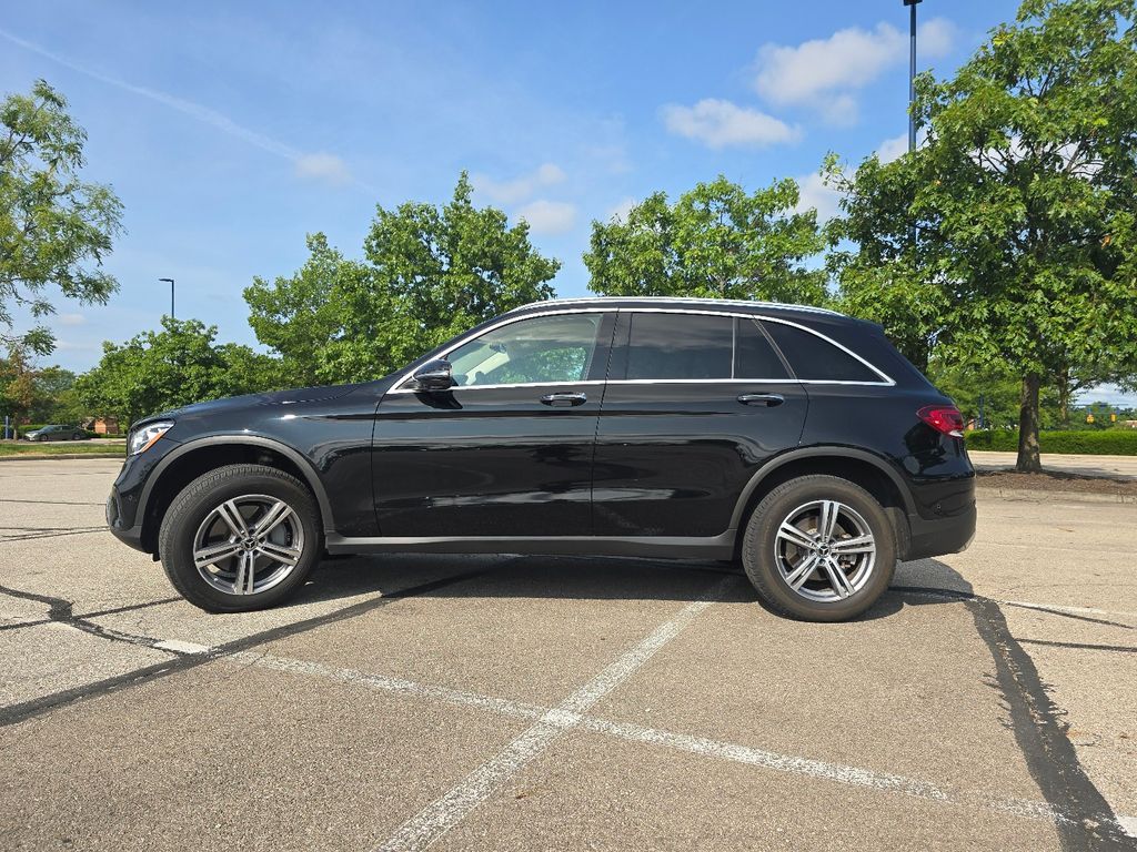 Certified Used 2022 Black Mercedes-Benz GLC 300 image 14