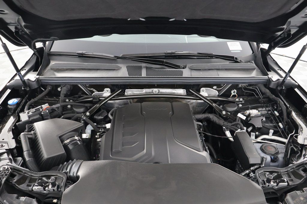 Thumbnail: 2026 Audi Q5 - 9