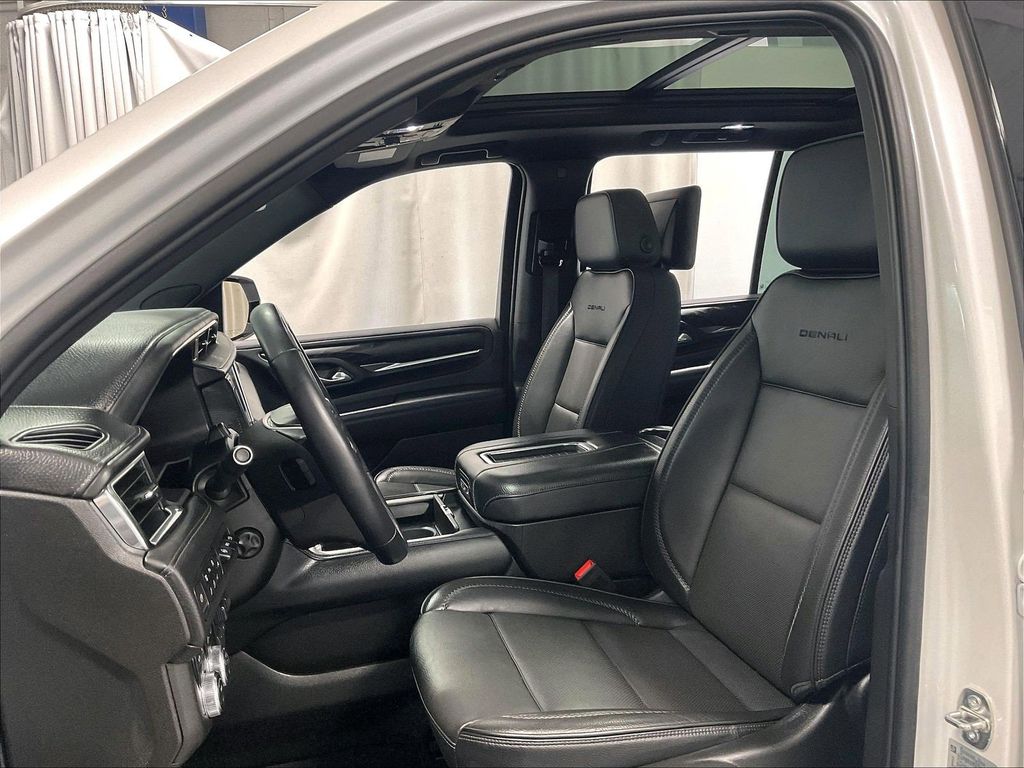 2024 GMC Yukon — photo 10
