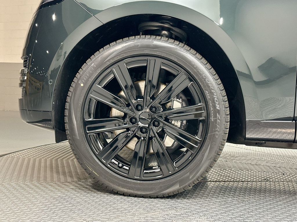 Thumbnail: 2026 Land Rover Range Rover - 5