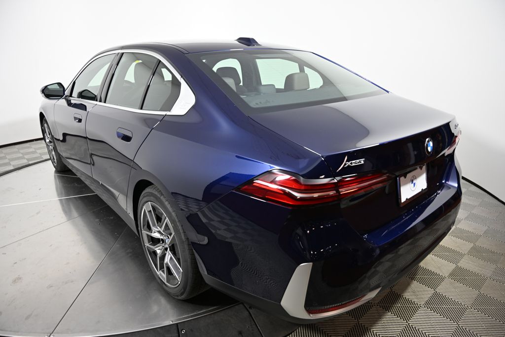 Thumbnail: 2026 BMW 5 Series - 3
