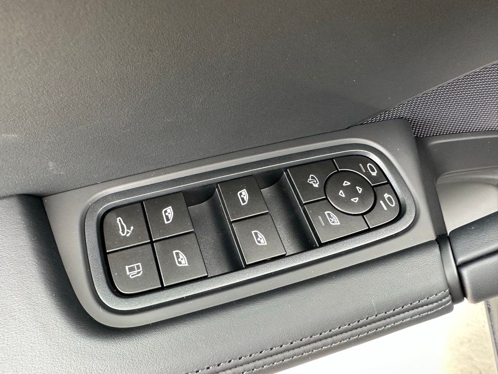 Thumbnail: 2026 Porsche Cayenne - 20