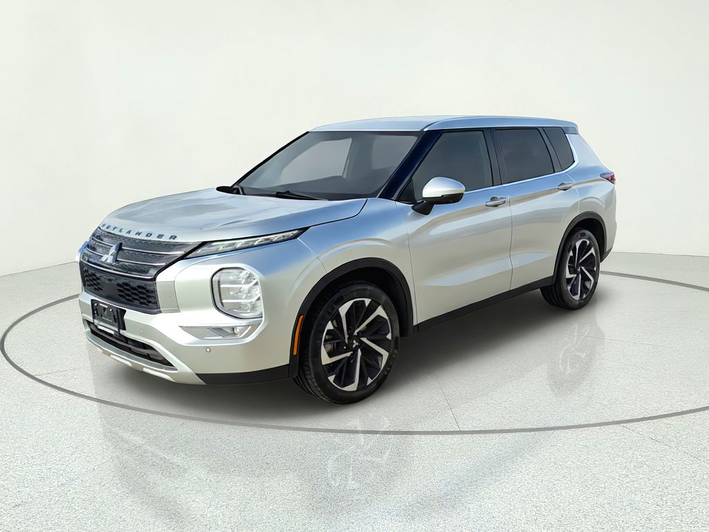 2023 Mitsubishi Outlander SE Silver at North Houston Mitsubishi