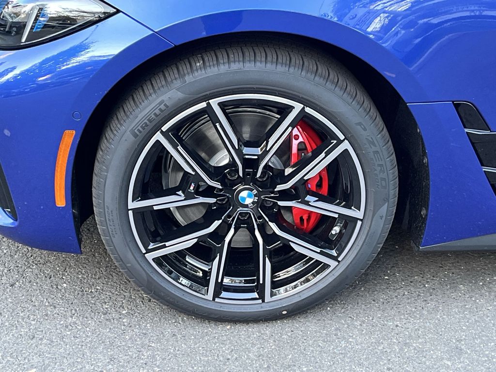 Thumbnail: 2025 BMW i4 - 10