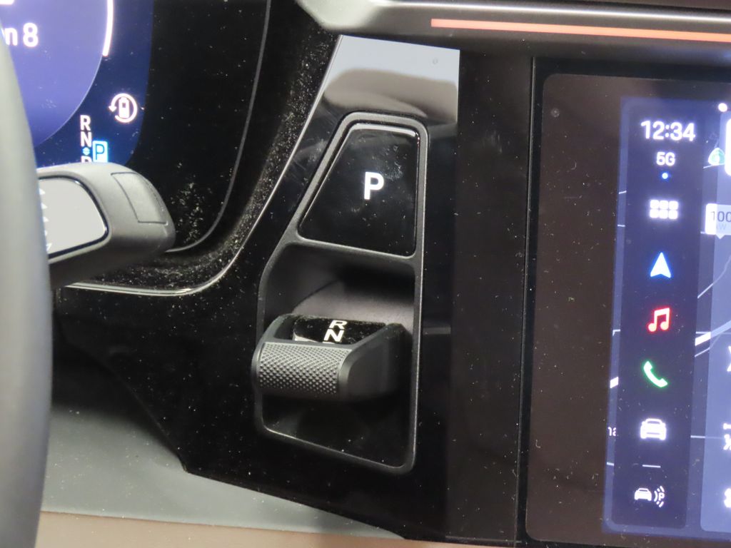 Thumbnail: 2024 Porsche Macan - 26