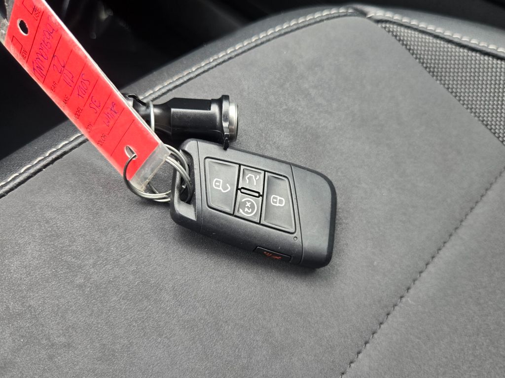 2022 Volkswagen Taos - $17,900