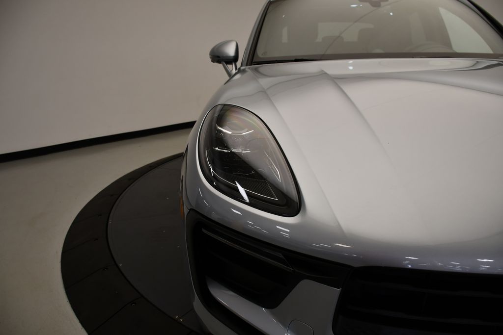 Thumbnail: 2026 Porsche Macan - 13