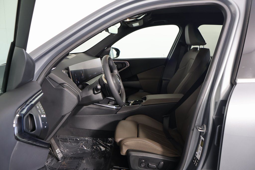 Thumbnail: 2025 BMW X3 - 10